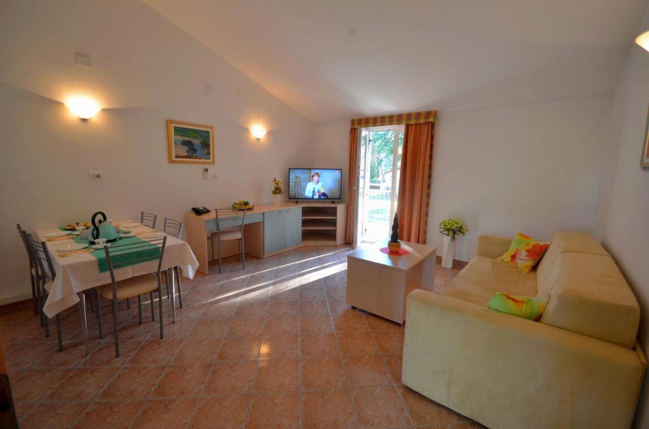 Apartments Materada Residence Пореч Экстерьер фото
