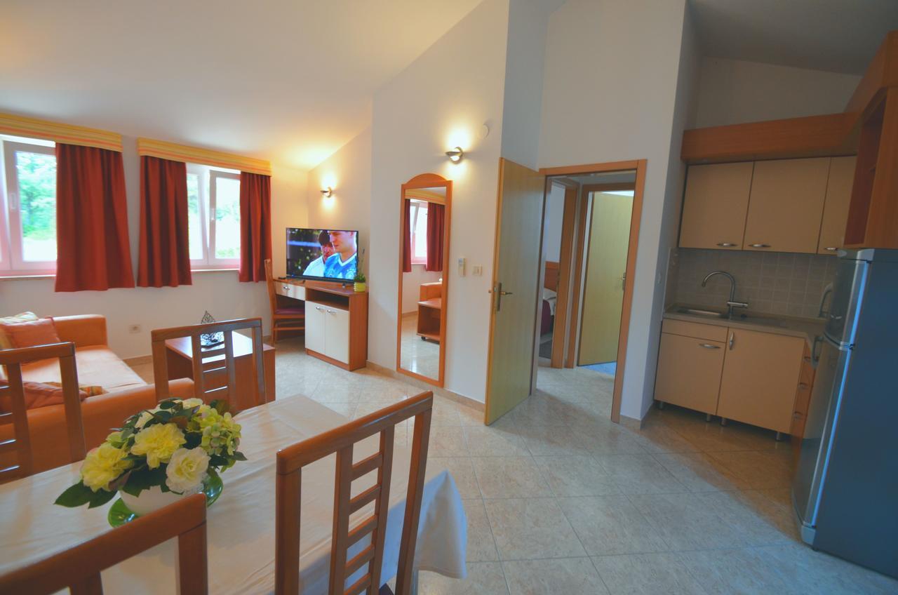 Apartments Materada Residence Пореч Экстерьер фото