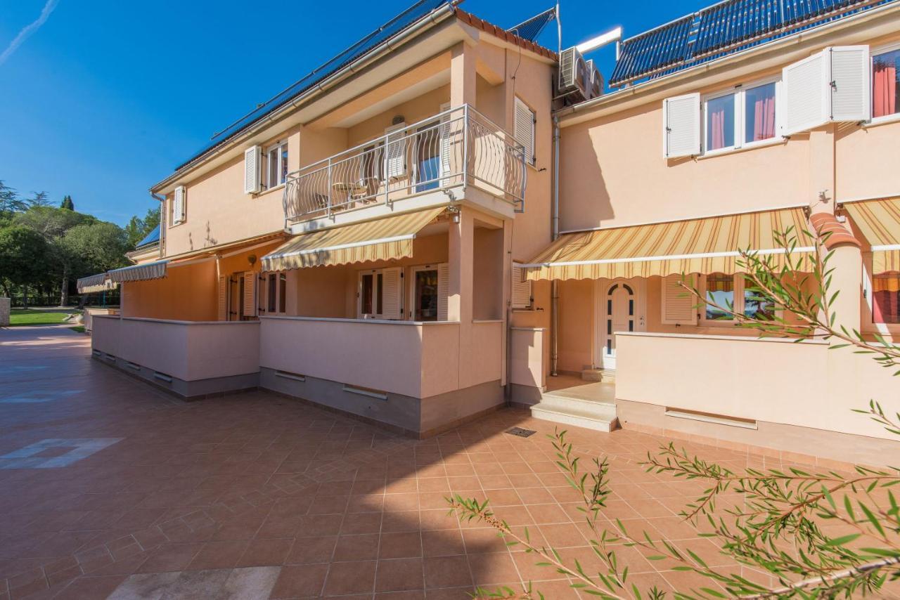 Apartments Materada Residence Пореч Экстерьер фото